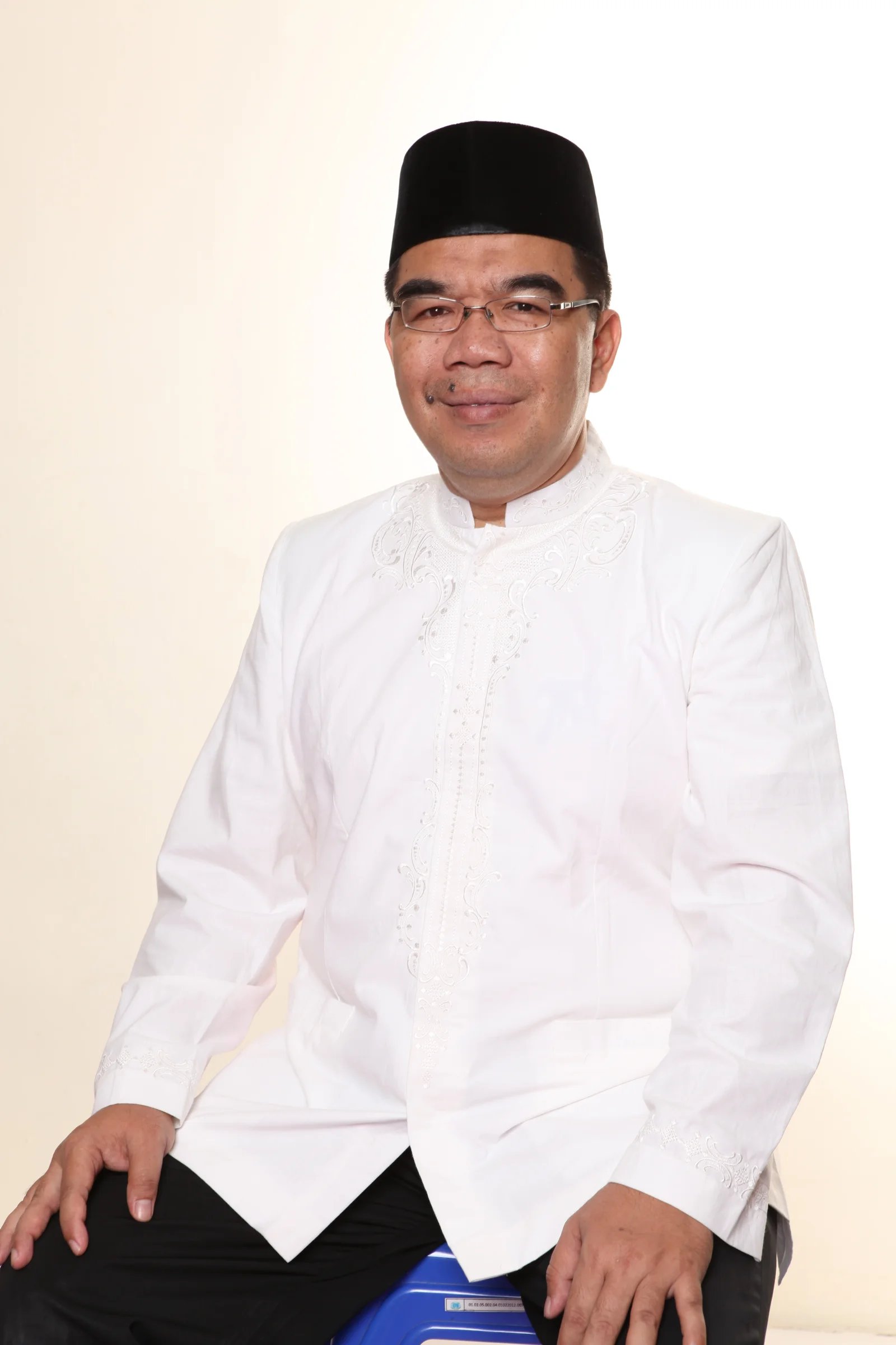 Dr. Raden Ridwan Hasan Saputra M, Si.
